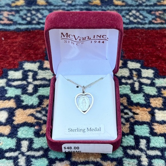 Sterling Silver Heart Shaped Miraculous Mary Religious Medal 18” Chain - Picture 1 of 3